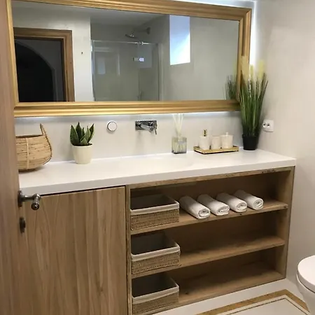 ヴィラ Charles トロギール