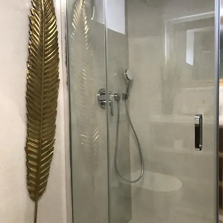 Charles * トロギール